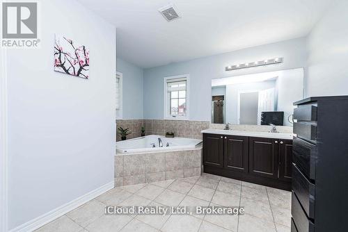 27 Tysonville Circle, Brampton, ON - Indoor Photo Showing Bathroom