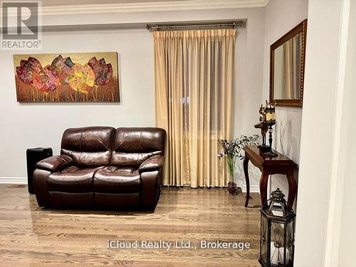 27 Tysonville Circle, Brampton, ON - Indoor Photo Showing Other Room