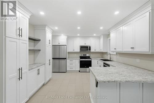 Kitchen - 25 Dirstien Street N, Brockton, ON - Indoor Photo Showing Kitchen With Upgraded Kitchen