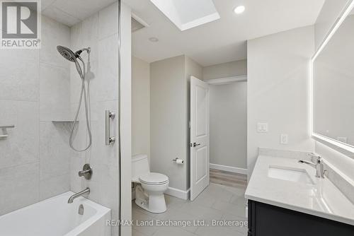 Upstairs 4 pc bath - 25 Dirstien Street N, Brockton, ON - Indoor Photo Showing Bathroom