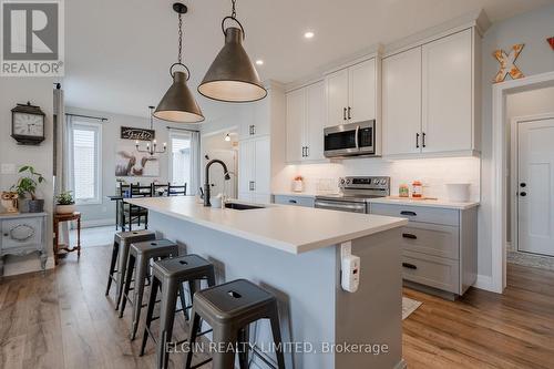 5 Dunning Way, St. Thomas, ON - Indoor Photo Showing Kitchen