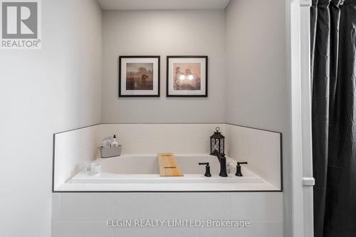 5 Dunning Way, St. Thomas, ON - Indoor Photo Showing Bathroom