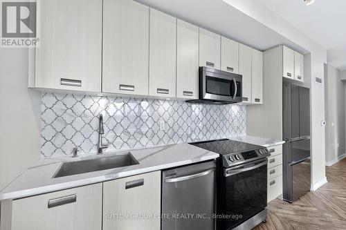 1707 - 4699 Glen Erin Drive, Mississauga, ON - Indoor Photo Showing Kitchen With Upgraded Kitchen