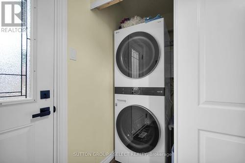 21069 Riverview Drive, Thames Centre, ON - Indoor Photo Showing Laundry Room