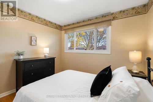 2nd bedroom - 31 St Lawrence Drive, St. Catharines (Bunting/Linwell), ON - Indoor Photo Showing Bedroom
