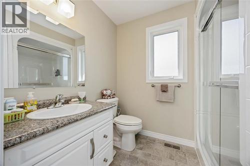 5700 Blackwell Sideroad Unit# 276, Sarnia, ON - Indoor Photo Showing Bathroom