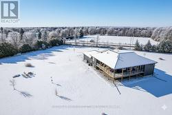 Picturesque setting on 3 country acres - 