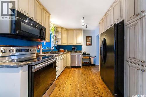 92 Morris Drive, Saskatoon, SK - Indoor Photo Showing Kitchen With Stainless Steel Kitchen