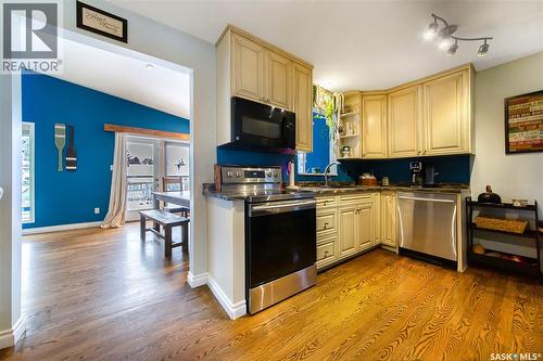 92 Morris Drive, Saskatoon, SK - Indoor Photo Showing Kitchen
