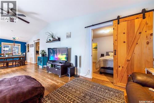92 Morris Drive, Saskatoon, SK - Indoor Photo Showing Living Room