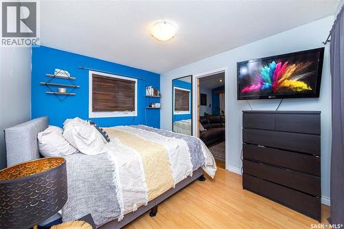92 Morris Drive, Saskatoon, SK - Indoor Photo Showing Bedroom