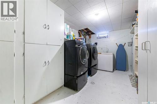 92 Morris Drive, Saskatoon, SK - Indoor Photo Showing Laundry Room