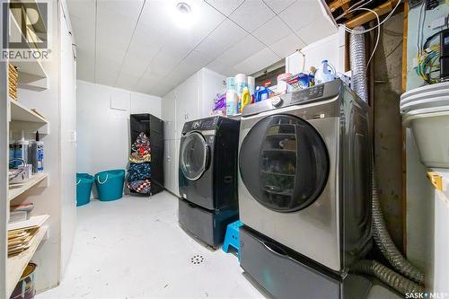 92 Morris Drive, Saskatoon, SK - Indoor Photo Showing Laundry Room