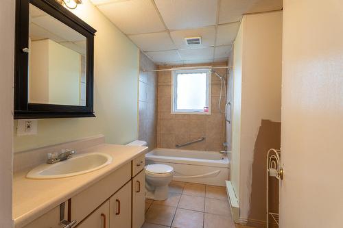 Salle de bains - 2060A  - 2060B Rue Émilia, Drummondville, QC - Indoor Photo Showing Bathroom