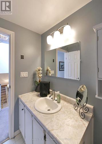 alternate angle - 21 - 40 Victoria Crescent, Orillia, ON - Indoor Photo Showing Bathroom