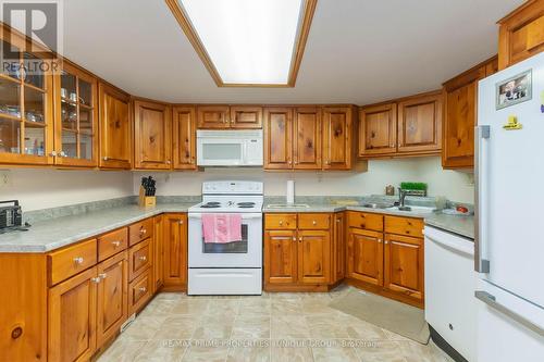 7884 Birnam Line, Warwick, ON - Indoor Photo Showing Kitchen With Double Sink