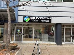 4 - 410 ADELAIDE STREET  Toronto, ON M5V 1S8