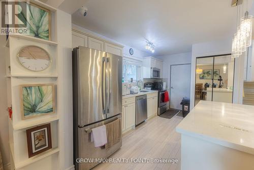 Upper - 14 Bluefin Crescent, Toronto, ON - Indoor Photo Showing Kitchen