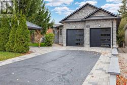 7 BACHMAN TERRACE  Ottawa, ON K2L 1W2