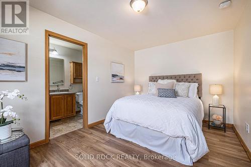 65 Vanier Road, Ottawa, ON - Indoor Photo Showing Bedroom