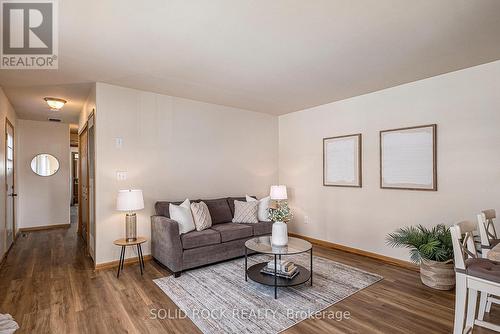 65 Vanier Road, Ottawa, ON - Indoor Photo Showing Living Room