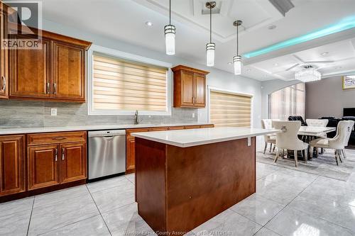 31 Heathview Trail, Leamington, ON - Indoor Photo Showing Kitchen