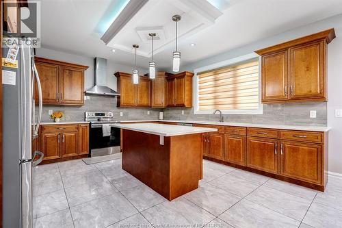 31 Heathview Trail, Leamington, ON - Indoor Photo Showing Kitchen