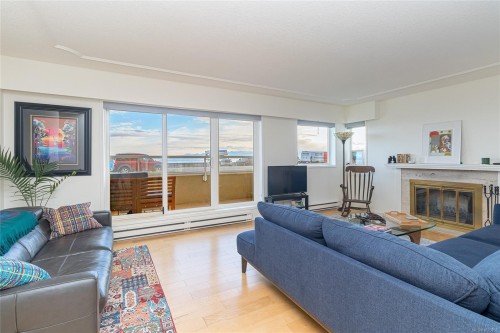 101-1540 Dallas Rd, Victoria, BC - Indoor Photo Showing Living Room With Fireplace