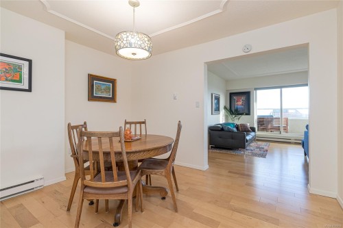 101-1540 Dallas Rd, Victoria, BC - Indoor Photo Showing Dining Room