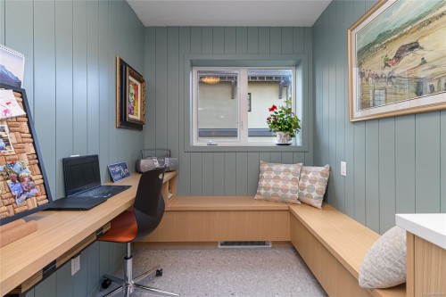 101-1540 Dallas Rd, Victoria, BC - Indoor Photo Showing Office