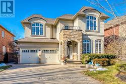 96 SPRING AZURE CRESCENT  Oakville, ON L6L 6V8