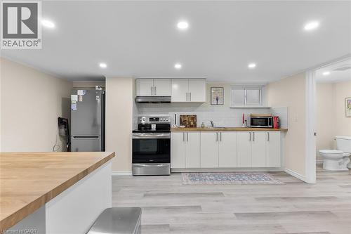 6 Hallcrest Avenue, St. Catharines, ON - Indoor Photo Showing Kitchen