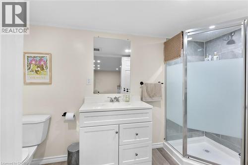6 Hallcrest Avenue, St. Catharines, ON - Indoor Photo Showing Bathroom