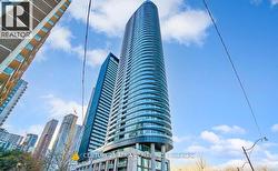 724 - 585 BLOOR STREET E  Toronto, ON M4W 0B3