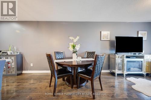 607 Rossellini Drive, Mississauga, ON - Indoor Photo Showing Dining Room