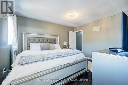 607 Rossellini Drive, Mississauga, ON - Indoor Photo Showing Bedroom