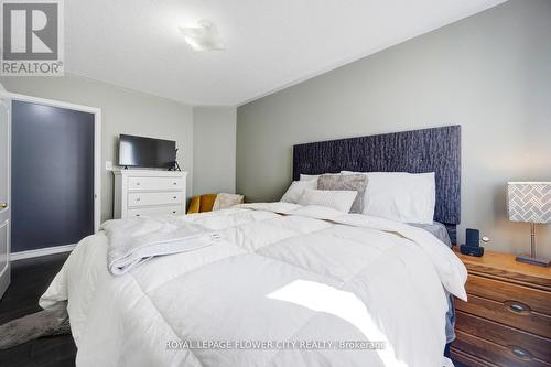 607 Rossellini Drive, Mississauga, ON - Indoor Photo Showing Bedroom