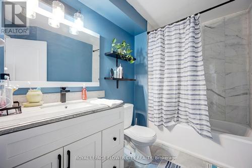 607 Rossellini Drive, Mississauga, ON - Indoor Photo Showing Bathroom