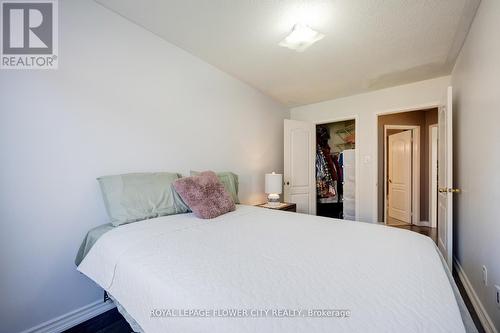 607 Rossellini Drive, Mississauga, ON - Indoor Photo Showing Bedroom