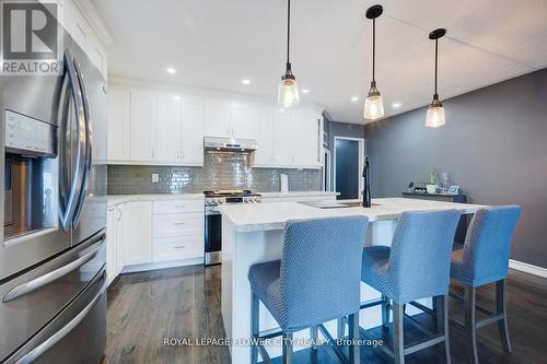 607 Rossellini Drive, Mississauga, ON - Indoor Photo Showing Kitchen With Stainless Steel Kitchen With Upgraded Kitchen