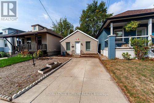 13 ROBINS AVENUE  Hamilton, ON L8H 4M5