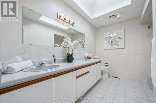 624 Farwell Crescent, Mississauga, ON - Indoor Photo Showing Bathroom
