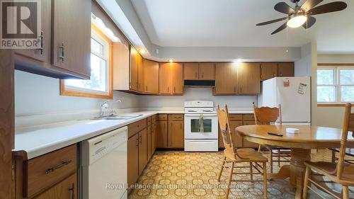 77850 Tipperary Line, Central Huron (Goderich), ON - Indoor Photo Showing Kitchen With Double Sink