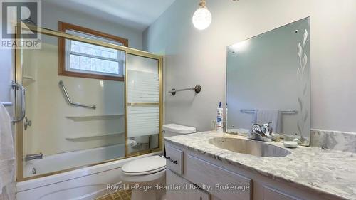 77850 Tipperary Line, Central Huron (Goderich), ON - Indoor Photo Showing Bathroom