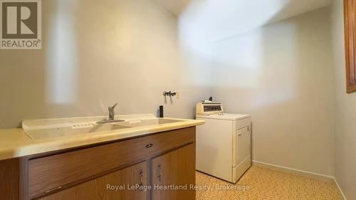77850 Tipperary Line, Central Huron (Goderich), ON - Indoor Photo Showing Laundry Room