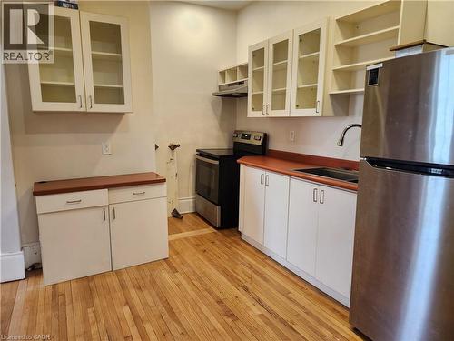118 St Paul Street Unit# 2A, St. Catharines, ON - Indoor Photo Showing Kitchen