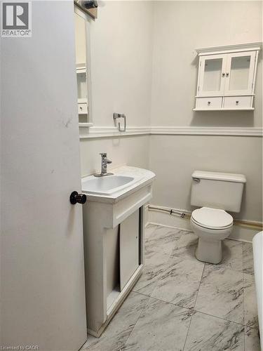 118 St Paul Street Unit# 2A, St. Catharines, ON - Indoor Photo Showing Bathroom