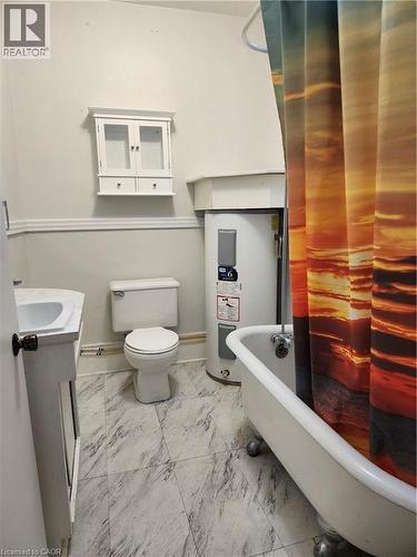 118 St Paul Street Unit# 2A, St. Catharines, ON - Indoor Photo Showing Bathroom