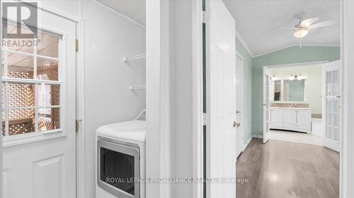 18 - 311 Dundas Street E, Quinte West (Trenton Ward), ON - Indoor Photo Showing Laundry Room