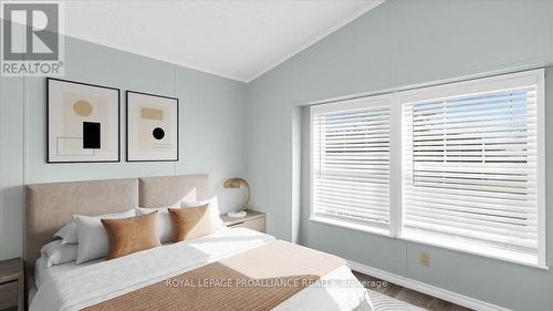 18 - 311 Dundas Street E, Quinte West (Trenton Ward), ON - Indoor Photo Showing Bedroom